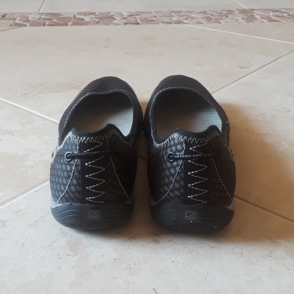 Shoes - Picture 3 of 4